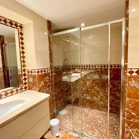 5 Beds Swimming Pool Jacuzzi Near Monaco *